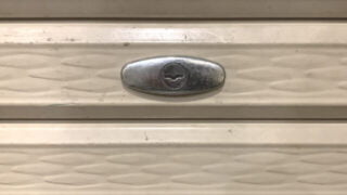 シャッター錠　鍵穴