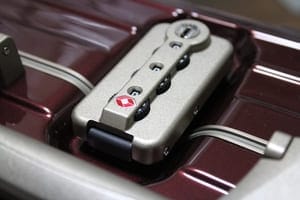 リモワ アルミケース ダイヤル解錠